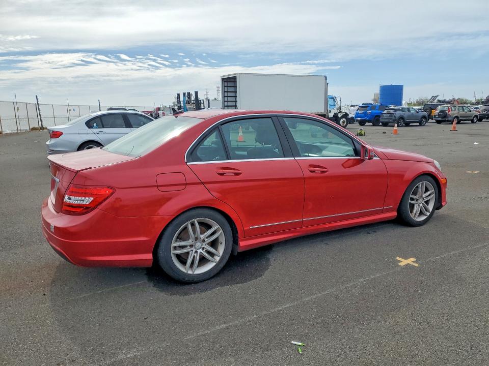 2013 Mercedes-benz C-klasse VIN WDDGF4HB5DA781047 COPART salvage auction — WATER/FLOOD, Hi - Certificate Of Salvage, sold $2 on 2026-07-27 (photo 3)