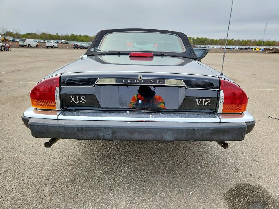1989 Jaguar Xj series VIN SAJNV4845KC152168 COPART salvage auction — VANDALISM, Ny - Certificate Of Title, sold $2,400 on 2026-07-13 (photo 6)