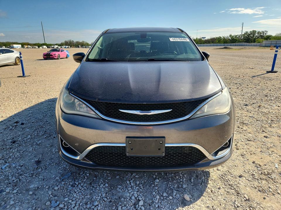 2017 Chrysler Pacifica VIN 2C4RC1BG6HR779968 COPART salvage auction — REAR END, Tx - Salvage Vehicle Title, sold $3,150 on 2026-07-02 (photo 5)