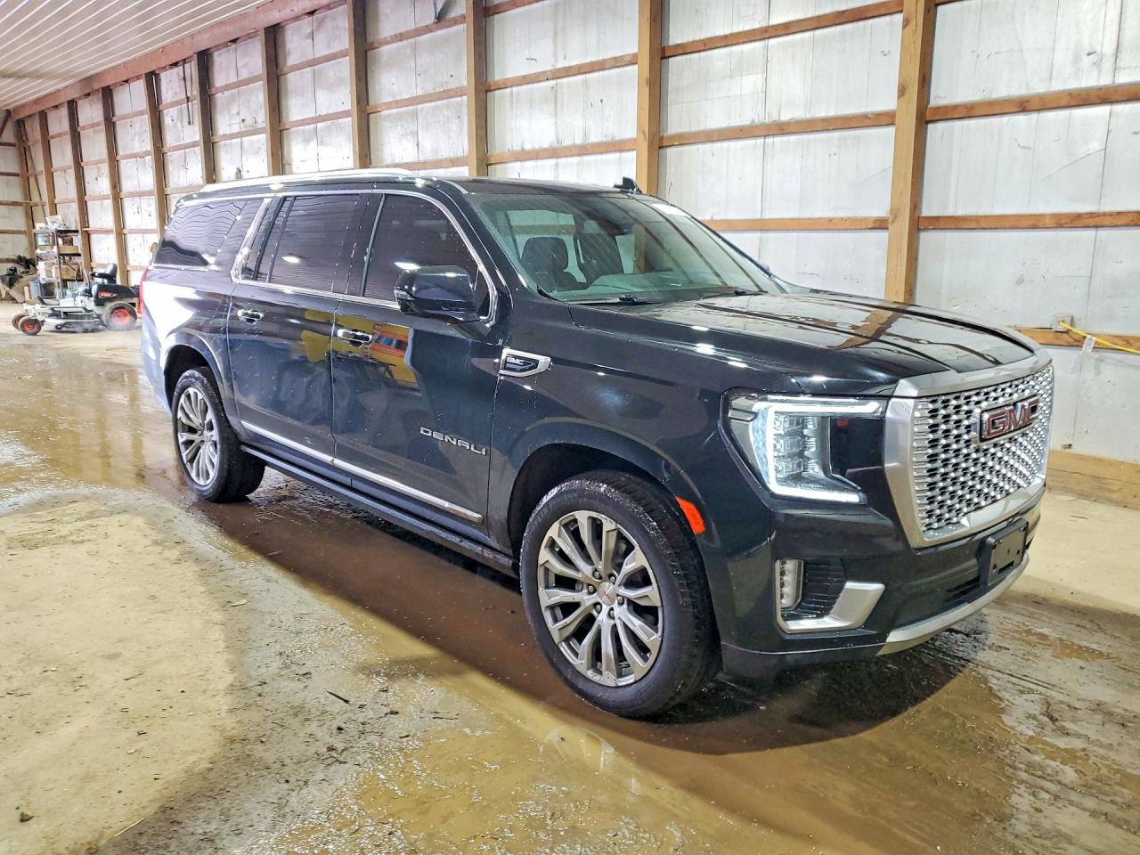 2022 Gmc Yukon VIN 1GKS2JKL7NR205354 COPART salvage auction — Hail, OH - CERT OF TITLE-SALVAGE, sold $22,800 on 2026-05-26 (photo 4)