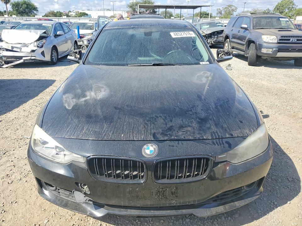 2015 BMW 3er VIN WBA3B1C52FK135821 COPART salvage auction — MINOR DENT/SCRATCHES, Ca - Dis/Dlr/Exp Only Clean Title, sold $525 on 2026-07-02 (photo 5)