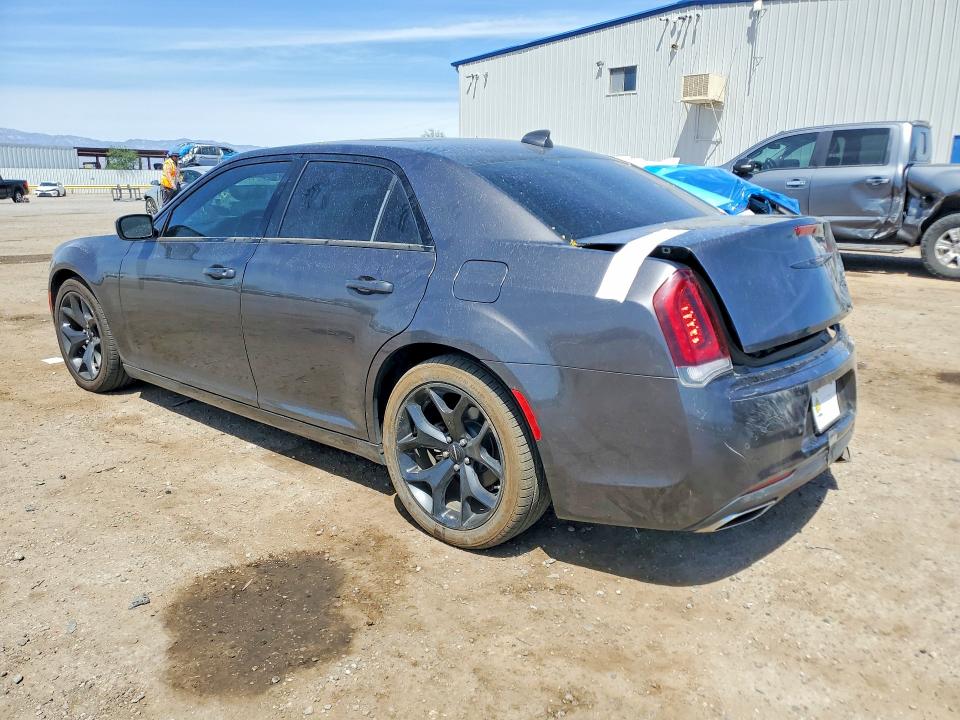 2022 Chrysler 300 VIN 2C3CCABG5NH236400 COPART salvage auction — REAR END, Id - Salvage Certificate Of Title, sold $7,400 on 2026-07-10 (photo 2)