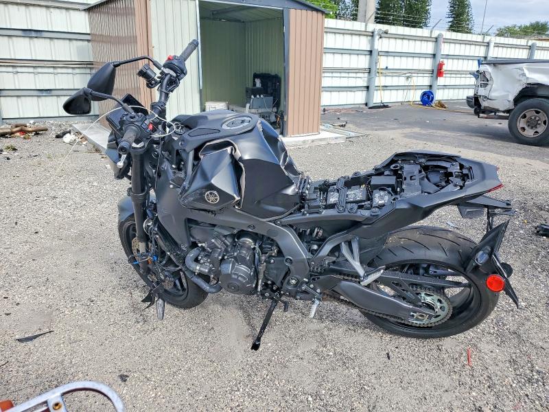 2025 Yamaha Mt VIN JYARN94E2SA003204 COPART salvage auction — FRONT END, Salvage Title, sold $2,850 on 2026-07-30 (photo 3)
