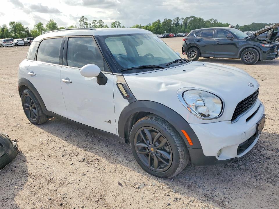 2013 Mini Cooper VIN WMWZC5C54DWP31601 COPART salvage auction — MINOR DENT/SCRATCHES, Tx - Bonded Title - Clean, sold $12,500 on 2026-07-28 (photo 4)