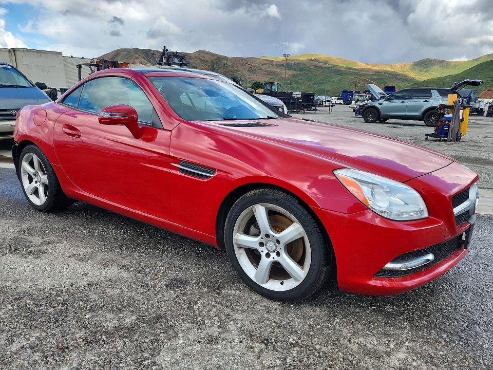 2012 Mercedes-benz Slk-klasse VIN WDDPK4HA4CF034818 COPART salvage auction — REAR END, NJ - DIS/DLR/EXP ONLY CLEAN TITLE, sold $2,450 on 2026-07-29 (photo 4)