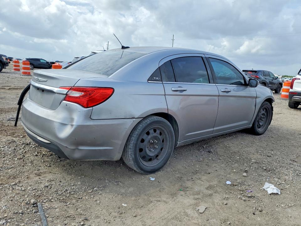 2013 Chrysler 200 VIN 1C3CCBAB6DN561171 COPART salvage auction — FRONT END, Tx - Salvage Vehicle Title, sold $300 on 2026-07-02 (photo 3)