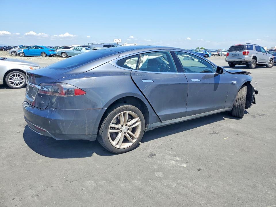 2015 Tesla Model s VIN 5YJSA1E11FF118811 COPART salvage auction — FRONT END, Ca - Dis/Dlr/Exp Clean W/Salv Hist, sold $700 on 2026-07-29 (photo 3)