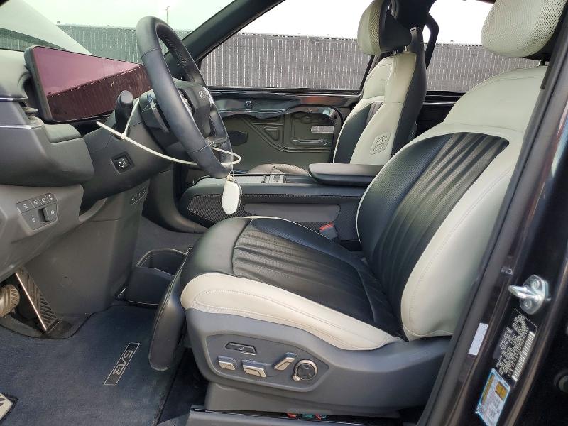 2025 Kia Ev9 VIN 5XYAEFS54SG002686 COPART salvage auction — SIDE, Fl - Cert Of Title Slvg Rebuildable, sold $11,200 on 2026-07-28 (photo 7)