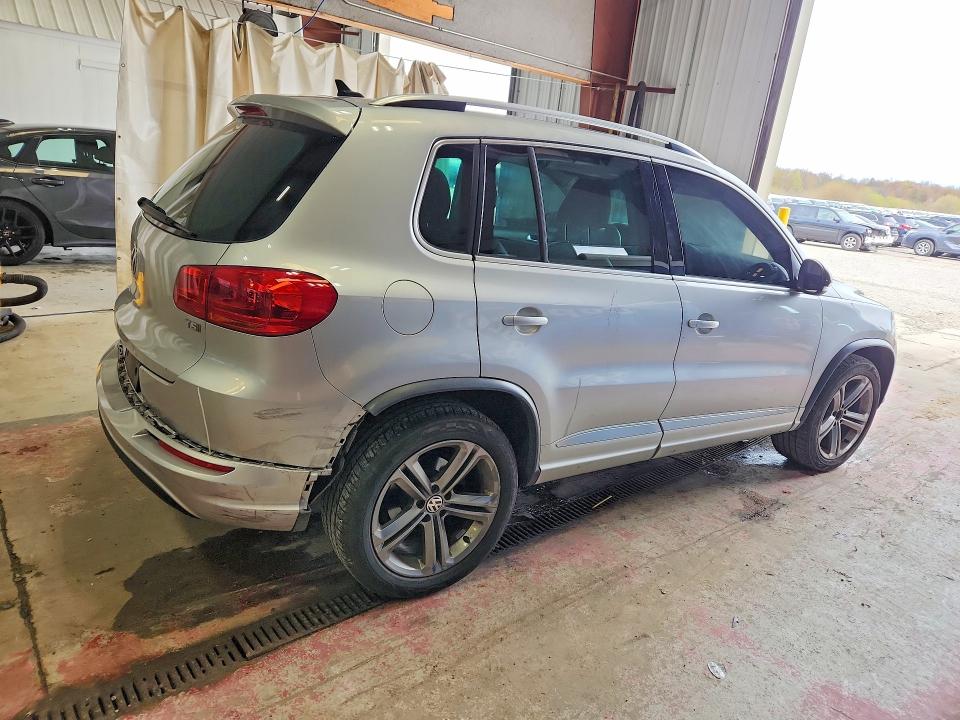 2017 Volkswagen Tiguan VIN WVGTV7AX7HK019420 COPART salvage auction — SIDE, Salvage Title, sold $2,150 on 2026-08-10 (photo 3)