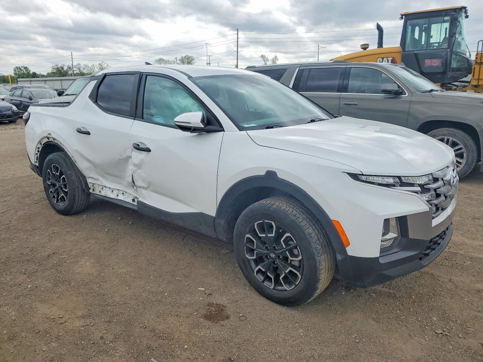 2022 Hyundai Santa cruz VIN 5NTJB4AE4NH037113 COPART salvage auction — SIDE, Ia - Cert Of Title-Salvage Title, sold $8,000 on 2026-07-31 (photo 4)