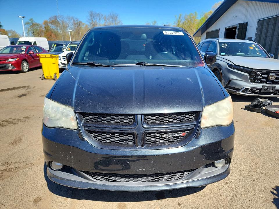 2019 Dodge Grand caravan VIN 2C4RDGEG6KR695622 COPART salvage auction — MINOR DENT/SCRATCHES, Ct - Certificate Of Title, sold $3,100 on 2026-08-18 (photo 5)