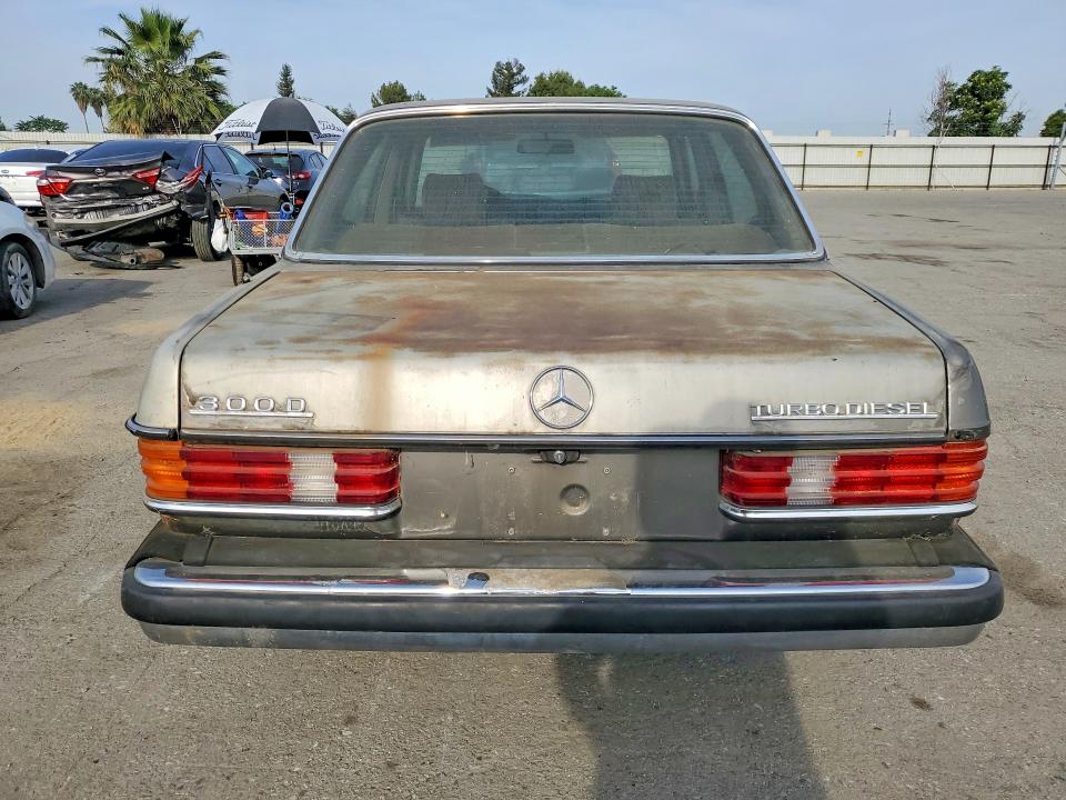 1985 Mercedes-benz 300 VIN WDBAB33C0FA261796 COPART salvage auction — NORMAL WEAR, CA - APP FOR DUP CLEAN OR AC, sold $550 on 2026-07-10 (photo 6)