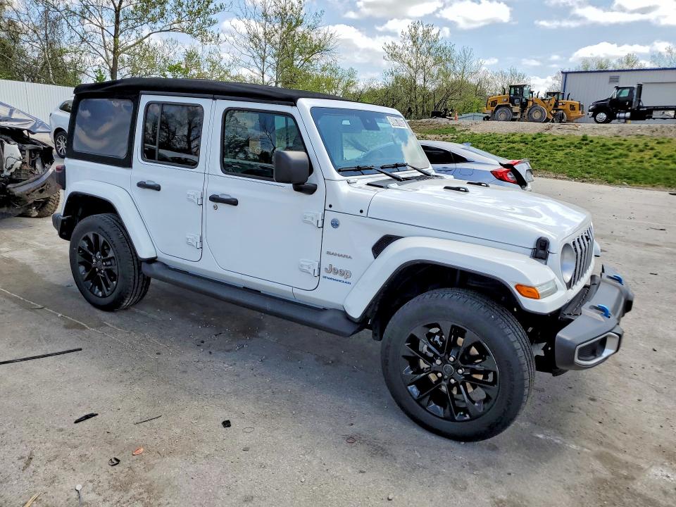 2024 Jeep Wrangler / VIN 1C4RJXP60RW202922 COPART salvage auction — MINOR DENT/SCRATCHES, MO - CERTIFICATE OF TITLE, sold $11,600 on 2026-07-09 (photo 4)
