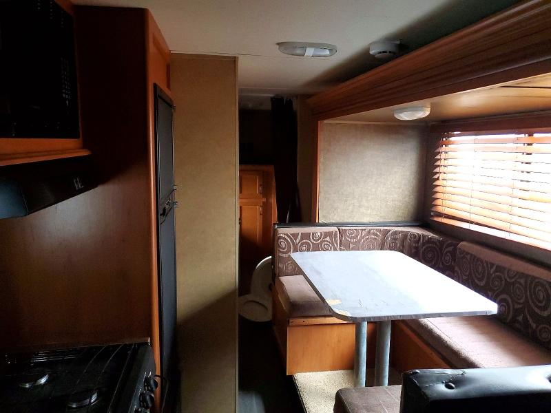 2015 Cherokee products Trailers VIN 4X4TCKE26FK024871 COPART salvage auction — HAIL, IL - SALVAGE CERTIFICATE, sold $1,250 on 2026-07-09 (photo 6)