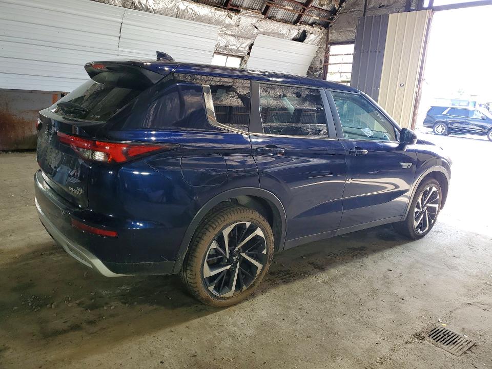 2023 Mitsubishi Outlander VIN JA4T5UA9XPZ062587 COPART salvage auction — FRONT END, Salvage Title, sold $10,200 on 2026-07-15 (photo 3)