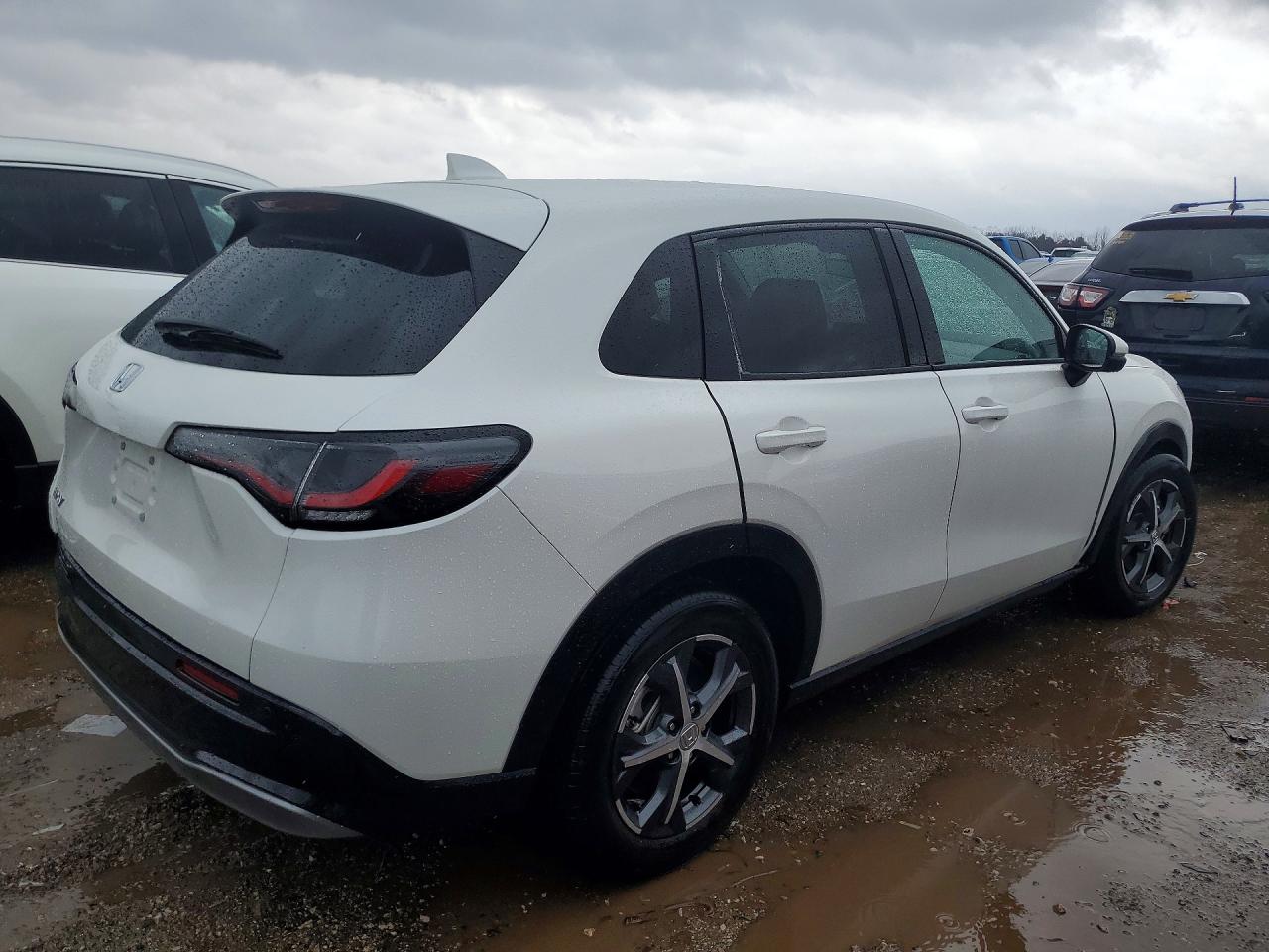 2025 Honda HR-V VIN 3CZRZ2H72SM710750 COPART salvage auction — Rear End, IL - SALVAGE CERTIFICATE, sold $10,400 on 2026-07-07 (photo 3)