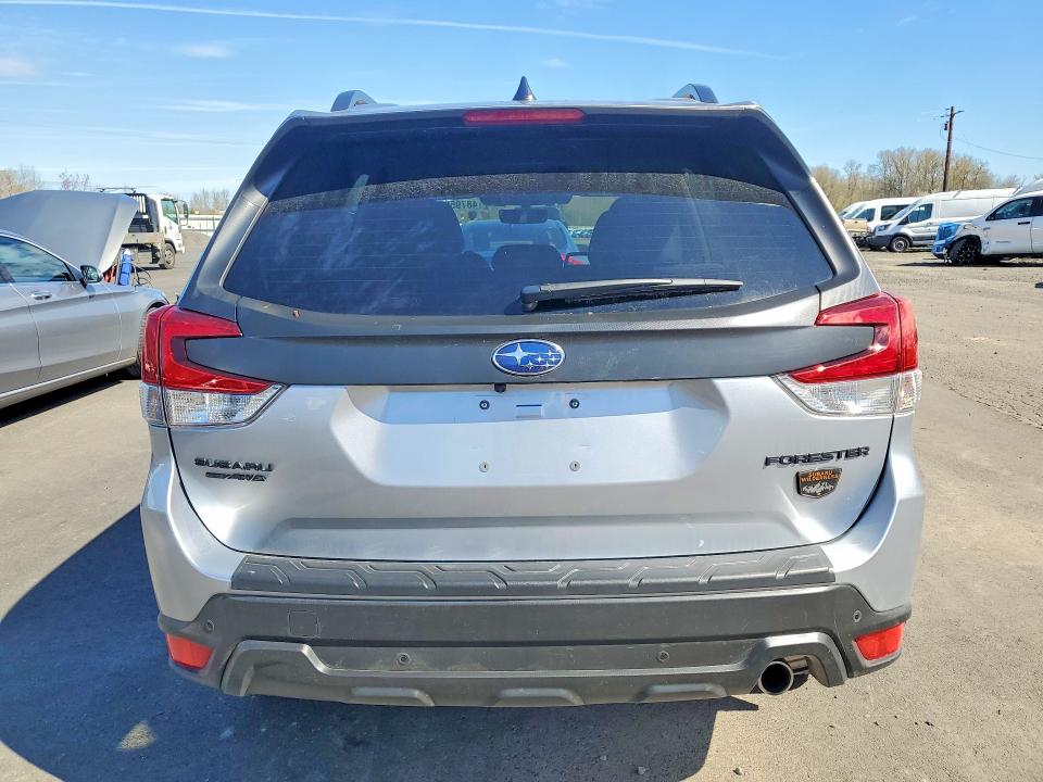 2025 Subaru Forester VIN JF2SKAHC6SH401338 COPART salvage auction — VANDALISM, Or - Lien Papers Salvage, sold $2,150 on 2026-07-22 (photo 6)
