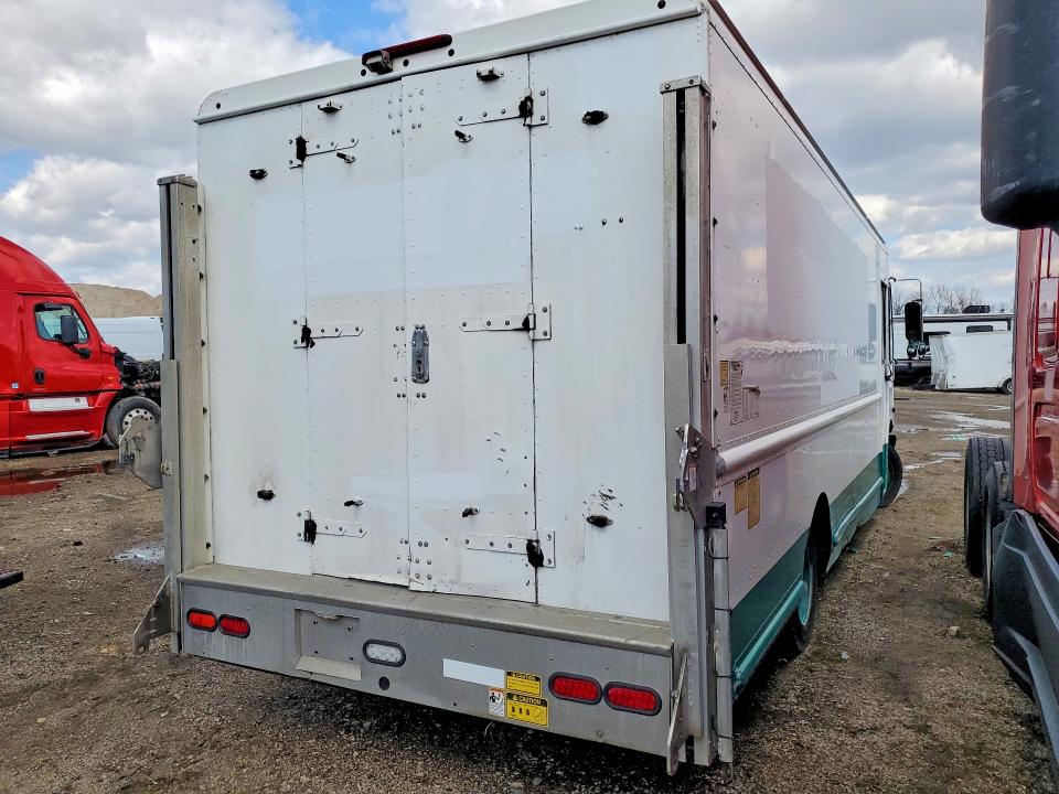 2010 Workhorse W42 VIN 5B4KPD280A3439476 COPART salvage auction — NORMAL WEAR, Il - Certificate Of Title (P), sold $1,500 on 2026-07-30 (photo 3)