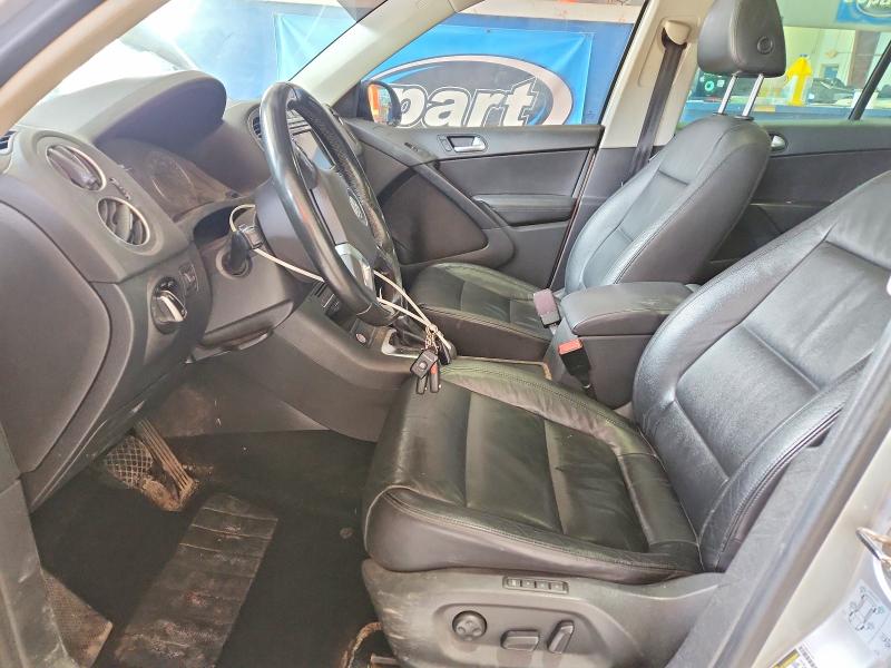 2017 Volkswagen Tiguan VIN WVGTV7AX7HK019420 COPART salvage auction — SIDE, Salvage Title, sold $2,150 on 2026-08-10 (photo 7)