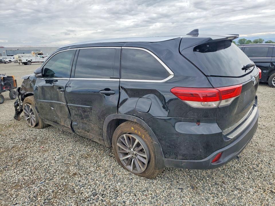 2018 Toyota Highlander VIN 5TDJZRFH0JS820959 COPART salvage auction — ROLLOVER, Ca - Salvage Certificate, sold $5,200 on 2026-07-06 (photo 2)
