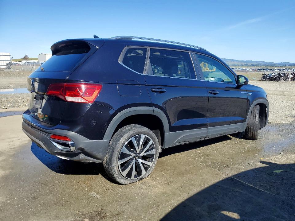 2024 Volkswagen Taos VIN 3VVSX7B24RM061827 COPART salvage auction — SIDE, Salvage Title, sold $2,100 on 2026-07-09 (photo 3)