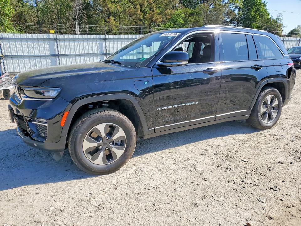 2024 Jeep Cherokee VIN 1C4RJYB64RC133702 COPART salvage auction — REAR END, VA - CERT OF TITLE - SALVAGE, sold $13,700 on 2026-07-28 (photo 1)