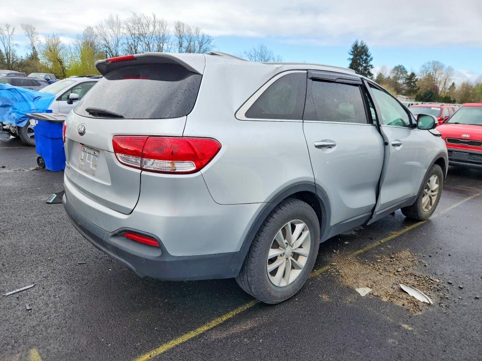 2017 Kia Sorento VIN 5XYPGDA3XHG267839 COPART salvage auction — ROLLOVER, Or - Salvage Title Certificate, sold $1,050 on 2026-07-27 (photo 3)