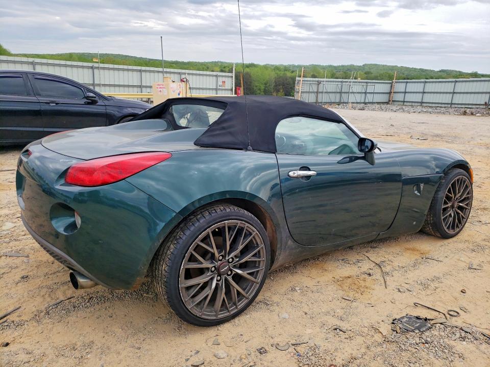 2006 Pontiac Solstice VIN 1G2MB35B16Y117852 COPART salvage auction — REAR END, Va - Cert Of Title - Salvage, sold $600 on 2026-07-06 (photo 3)