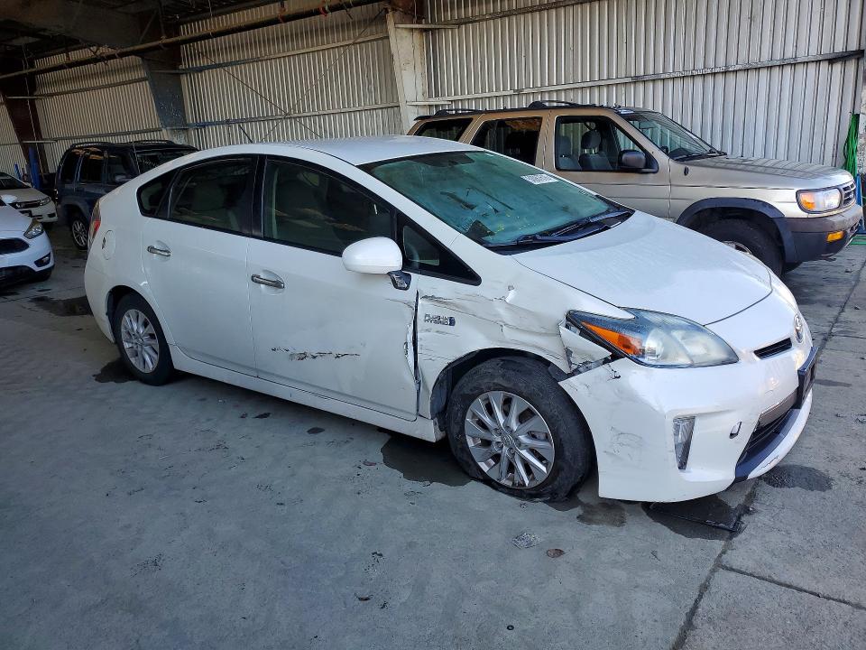 2014 Toyota Prius VIN JTDKN3DP4E3056032 COPART salvage auction — FRONT END, Ca - Salvage Certificate, sold $6,800 on 2026-07-02 (photo 4)