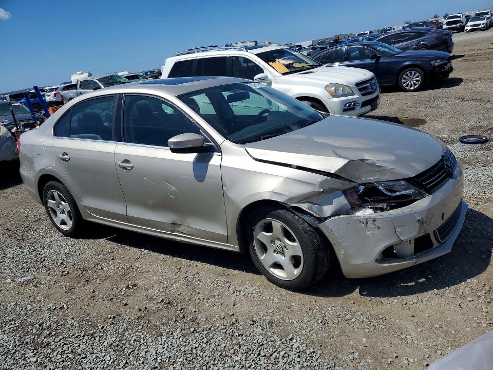 2013 Volkswagen Jetta VIN 3VWLL7AJ9DM201688 COPART salvage auction — FRONT END, Ca - Salvage Certificate, sold $125 on 2026-07-31 (photo 4)