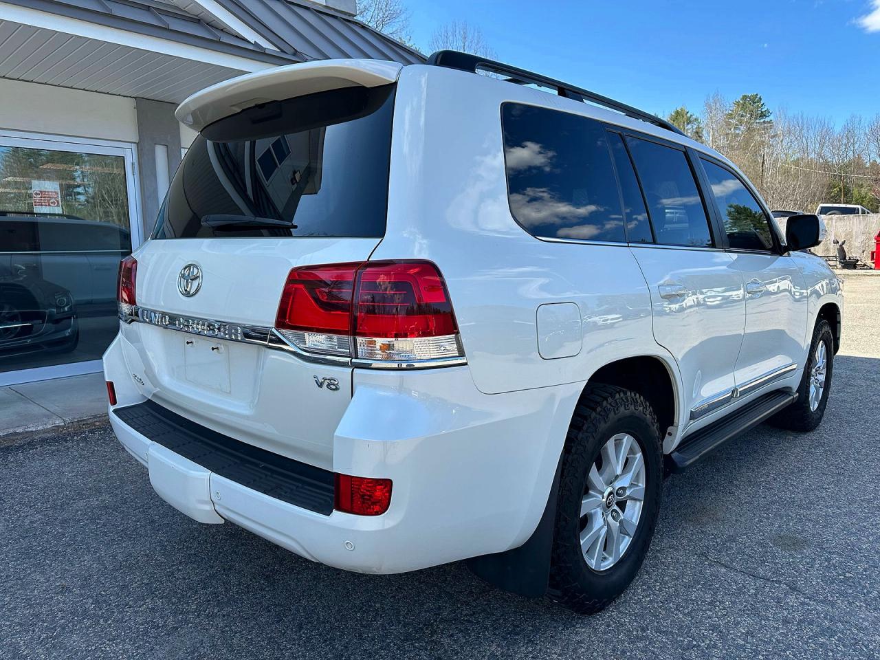 2017 Toyota Land cruiser VIN JTMCY7AJ7H4052946 COPART salvage auction — Minor Dent/Scratches, IL - CERTIFICATE OF TITLE (P), sold $38,250 on 2026-05-29 (photo 4)