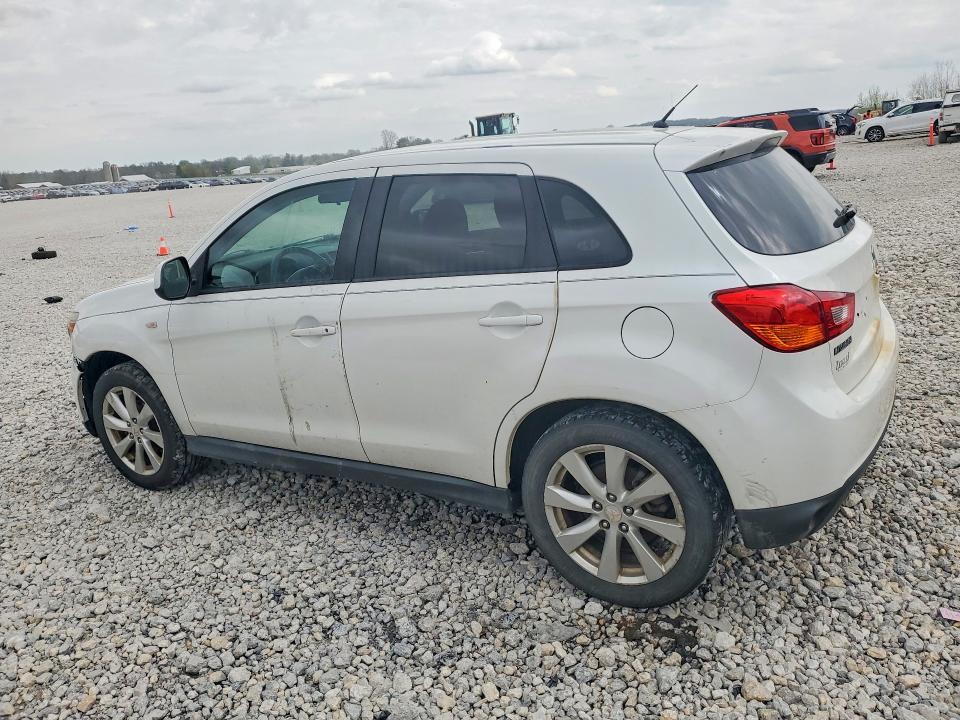 2013 Mitsubishi Outlander VIN 4A4AP3AUXDE020678 COPART salvage auction — FRONT END, Mi - Dealer Only Clean Title, sold $850 on 2026-07-09 (photo 2)