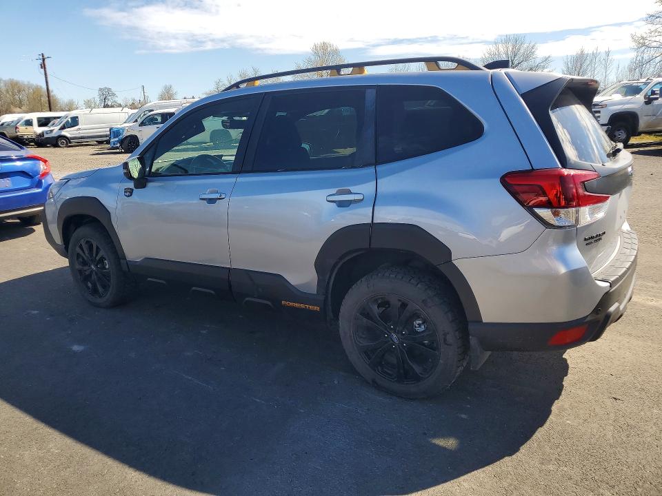 2025 Subaru Forester VIN JF2SKAHC6SH401338 COPART salvage auction — VANDALISM, Or - Lien Papers Salvage, sold $2,150 on 2026-07-22 (photo 2)
