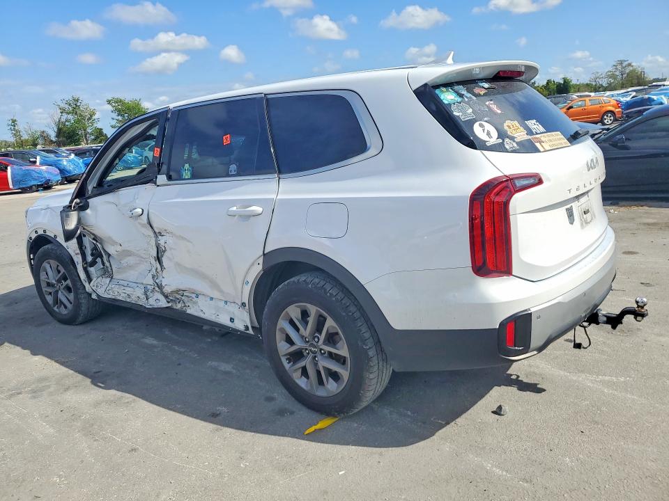 2023 Kia Telluride VIN 5XYP2DGC2PG381953 COPART salvage auction — SIDE, Salvage Title, sold $4,050 on 2026-07-28 (photo 2)