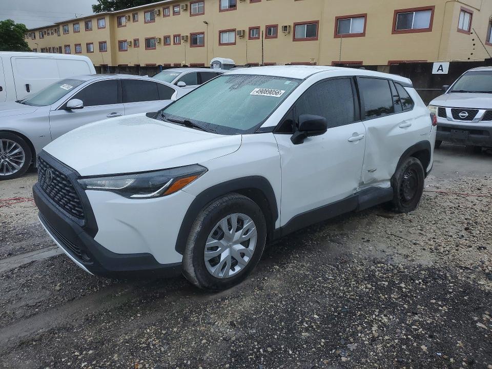 2022 Toyota Corolla cross VIN 7MUAAAAG6NV018712 COPART salvage auction — SIDE, FL - CERTIFICATE OF DESTRUCTION, sold $7,800 on 2026-07-20 (photo 1)