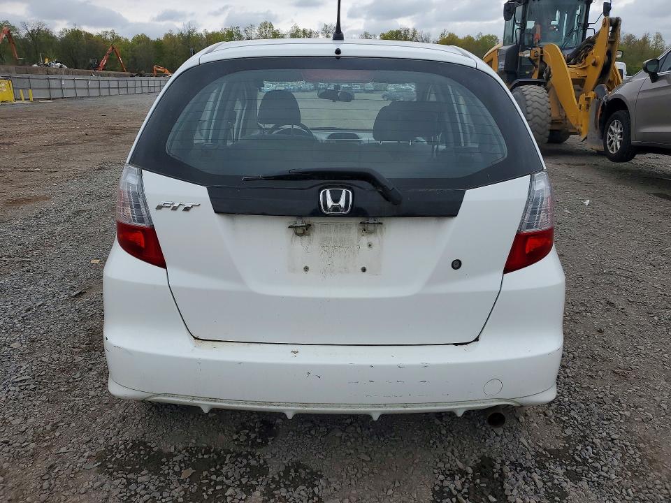 2010 Honda Fit VIN JHMGE8H27AC037307 COPART salvage auction — MINOR DENT/SCRATCHES, Nj - Certificate Of Title, sold $700 on 2026-07-31 (photo 6)