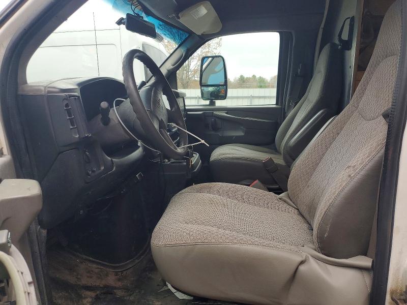 2004 Gmc Savana VIN 1GDJG31U241199552 COPART salvage auction — SIDE, RI - SALVAGE CERTIFICATE OF TITLE, sold $100 on 2026-07-09 (photo 7)