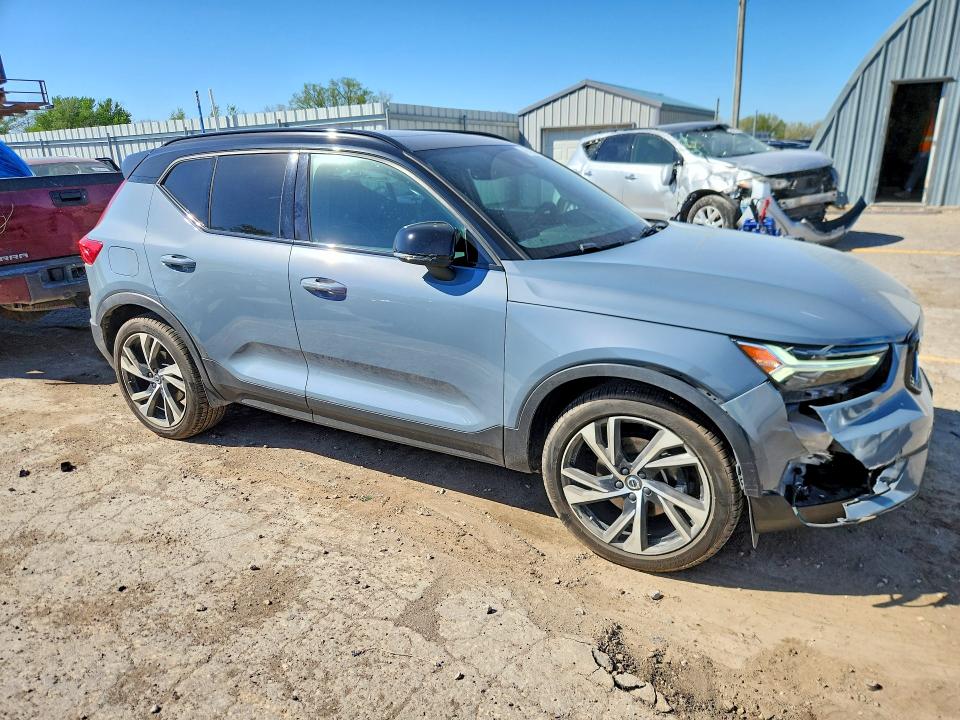 2020 Volvo Xc40 VIN YV4162UM5L2183882 COPART salvage auction — REAR END, Ks - Cert Of Title-Salvage, sold $700 on 2026-07-29 (photo 4)