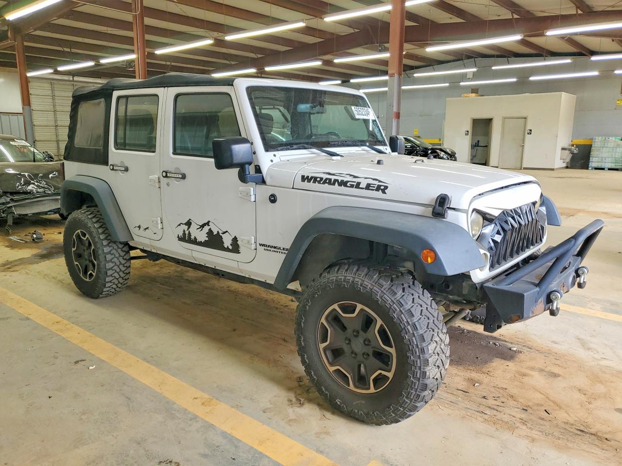 2017 Jeep Wrangler Unlimited VIN 1C4BJWDGXHL524542 COPART salvage auction — Minor Dent/Scratches, NC - DEALER ONLY CLEAN TITLE, sold $7,100 on 2026-07-01 (photo 4)