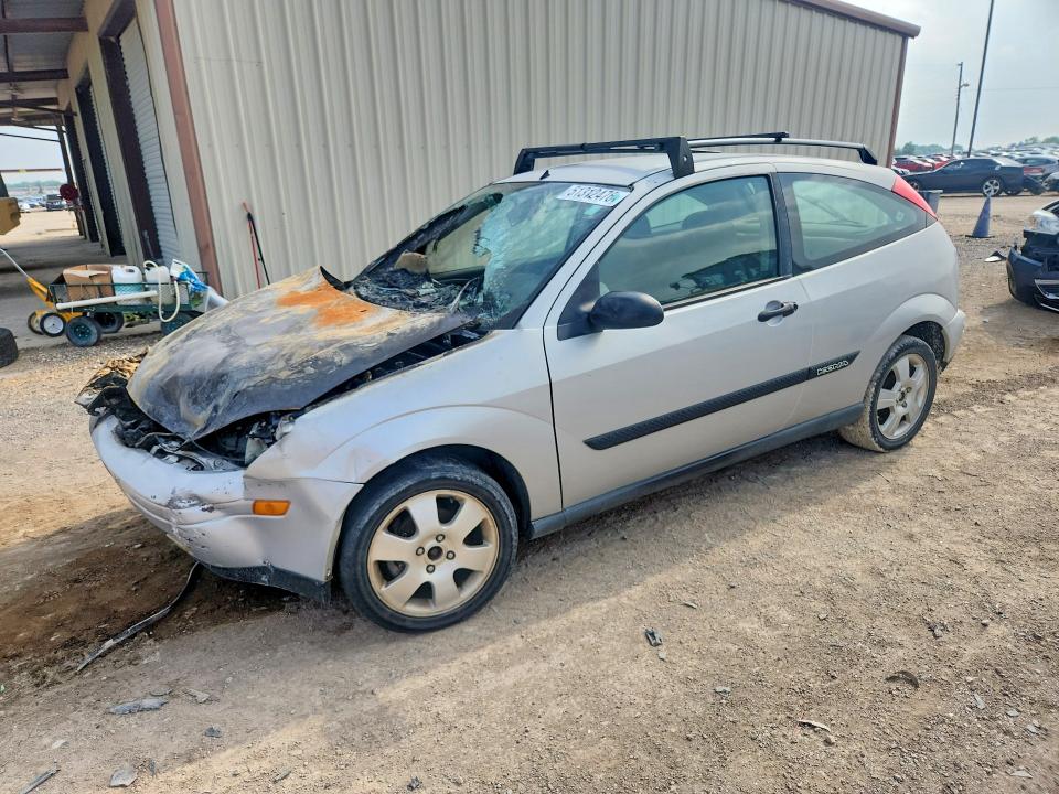 2000 Ford Focus VIN 3FAFP3136YR245502 COPART salvage auction — ENGINE BURN, Tx - Salvage Vehicle Title, sold $25 on 2026-07-08 (photo 1)