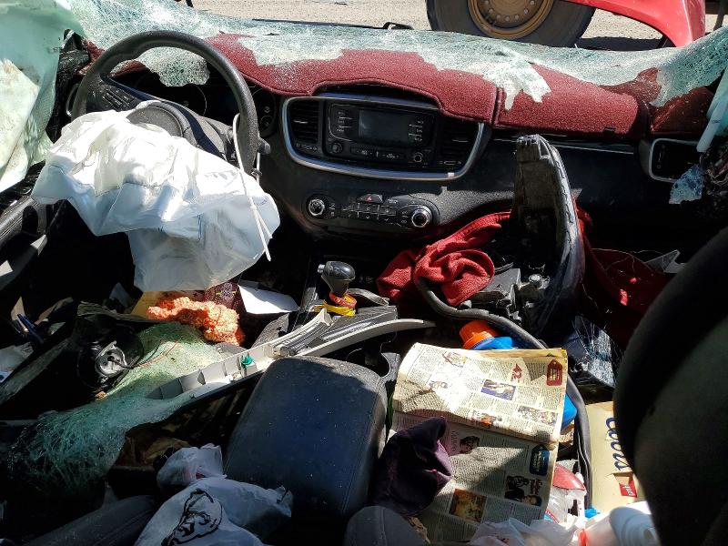 2017 Kia Sorento VIN 5XYPGDA54HG199717 COPART salvage auction — ROLLOVER, Ca - Non-Repairable Vehicle Cert, sold $125 on 2026-07-31 (photo 8)