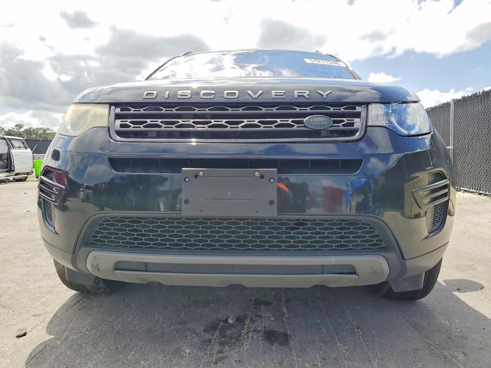 2019 Land rover Discovery VIN SALCP2FX0KH809116 COPART salvage auction — MINOR DENT/SCRATCHES, In - Certificate Of Title, sold $5,600 on 2026-07-23 (photo 5)