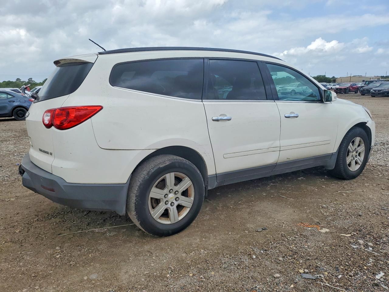 2012 Chevrolet Traverse VIN 1GNKRGED2CJ216750 COPART salvage auction — Front End, TX - SALVAGE VEHICLE TITLE, sold $725 on 2026-07-02 (photo 3)