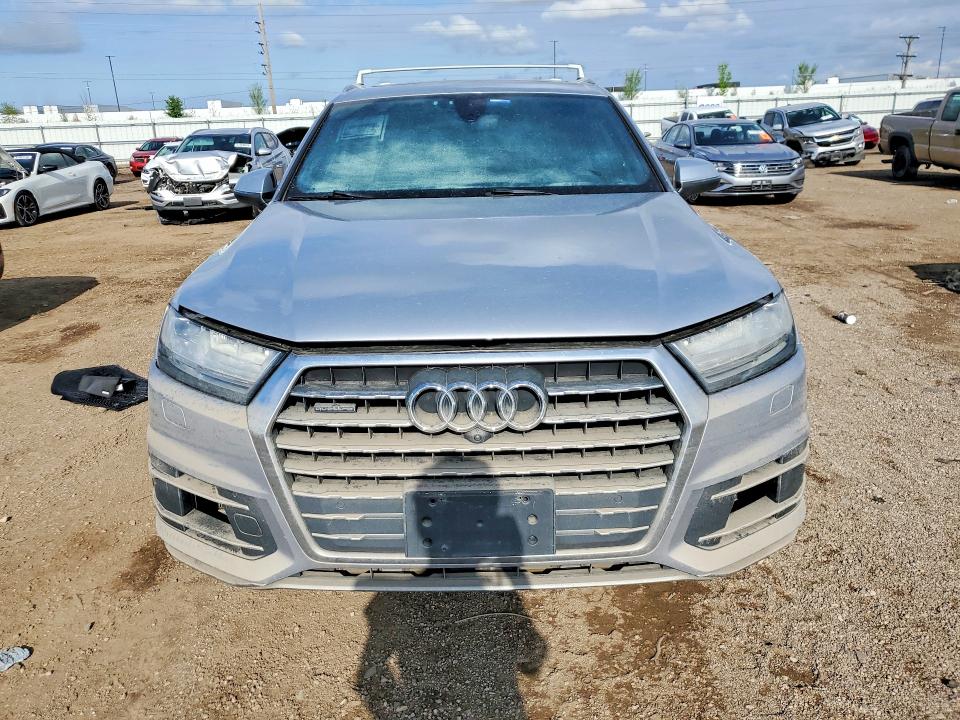 2017 Audi Q7 VIN WA1LAAF7XHD021182 COPART salvage auction — WATER/FLOOD, Il - Salvage Cert-Flood, sold $3,800 on 2026-07-16 (photo 5)