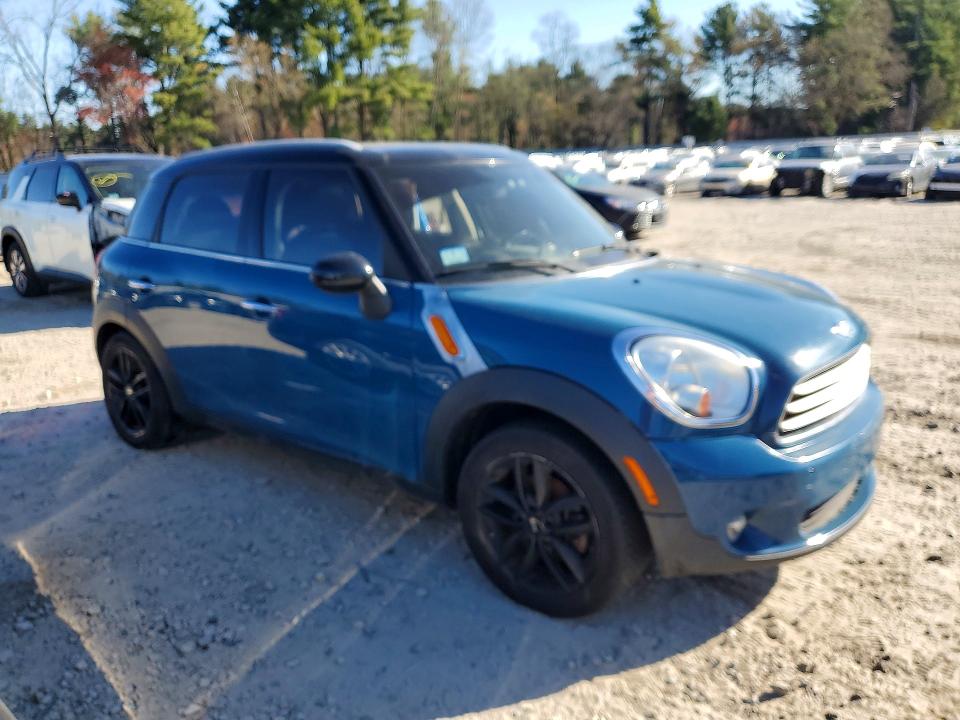 2012 Mini Cooper VIN WMWZB3C50CWM30619 COPART salvage auction — MINOR DENT/SCRATCHES, MA, sold $400 on 2026-07-09 (photo 4)