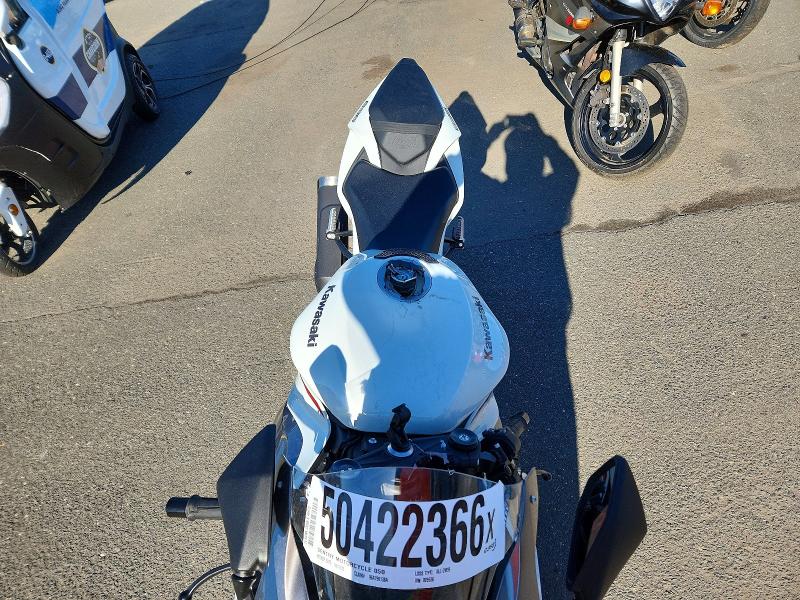 2025 Kawasaki VIN JKBZXJJ16SA025536 COPART salvage auction — VANDALISM, Nj - Cert Of Title-Salvage, sold $1,450 on 2026-07-23 (photo 5)