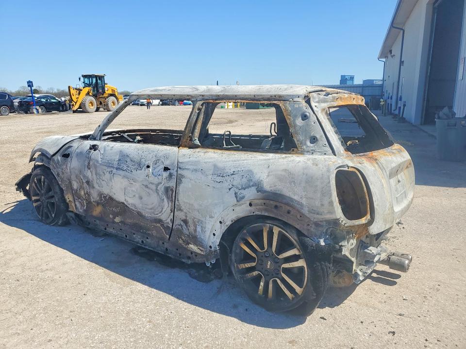 2019 Mini Cooper VIN WMWXP7C50K2A52651 COPART salvage auction — BURN, Ia - Junking Certificate, sold $80 on 2026-07-10 (photo 2)