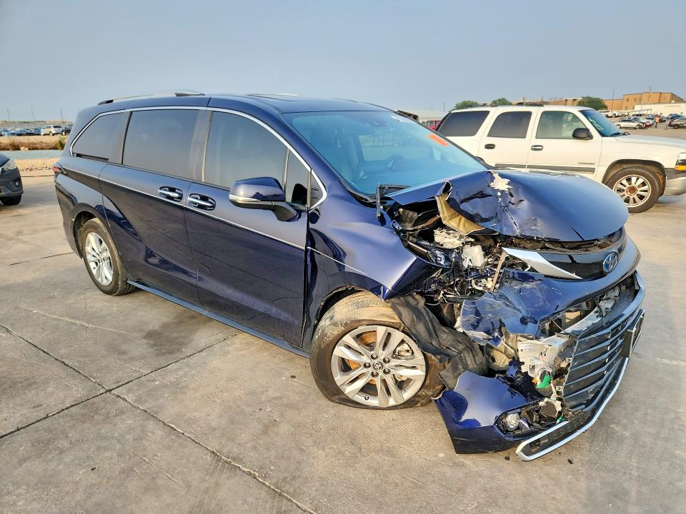 2023 Toyota Sienna VIN 5TDZRKEC7PS178913 COPART salvage auction — FRONT END, Tx - Certificate Of Title, sold $15,000 on 2026-07-09 (photo 4)