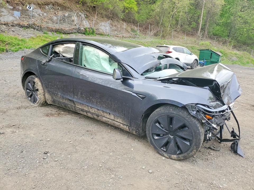 2025 Tesla Model 3 VIN 5YJ3E1EB2SF900529 COPART salvage auction — FRONT END, Salvage Title, sold $7,400 on 2026-07-14 (photo 4)