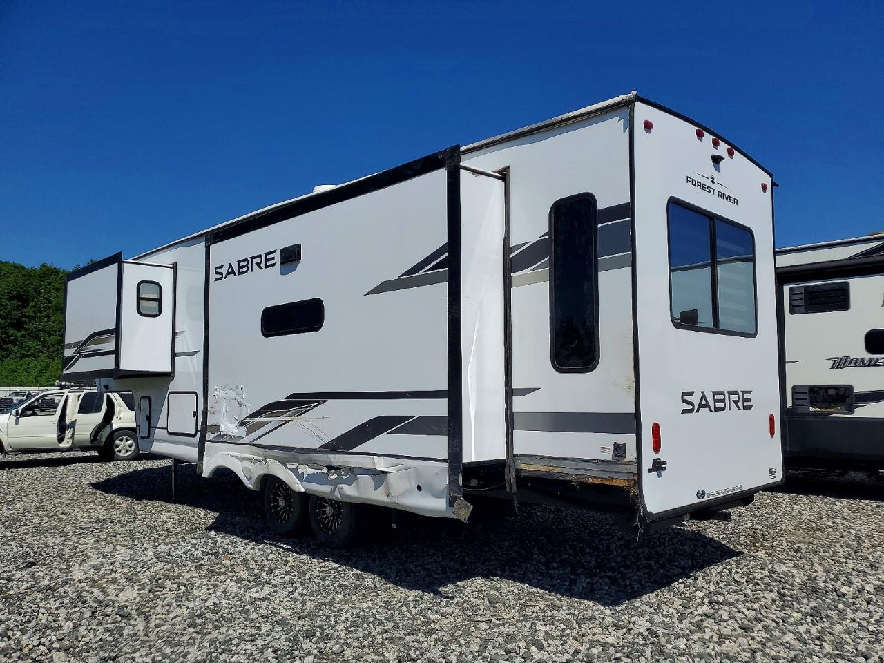 2026 Sabre by forest rive VIN 5ZT3SRXB0T6117757 COPART salvage auction — Side, SC - CERTIFICATE OF TITLE, sold $13,100 on 2026-06-02 (photo 3)